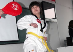 部分师生参加“哈洽会”艺术考察活动